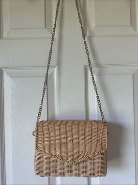 Zara Woven Straw Crossbody Bag with Chain Strap - Beige